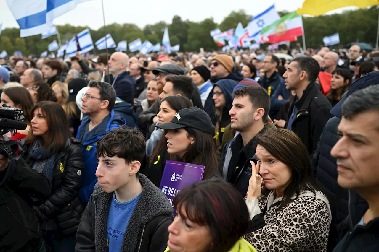 A Londres et Paris des milliers de personnes pour «ne pas oublier» les victimes du 7-Octobre