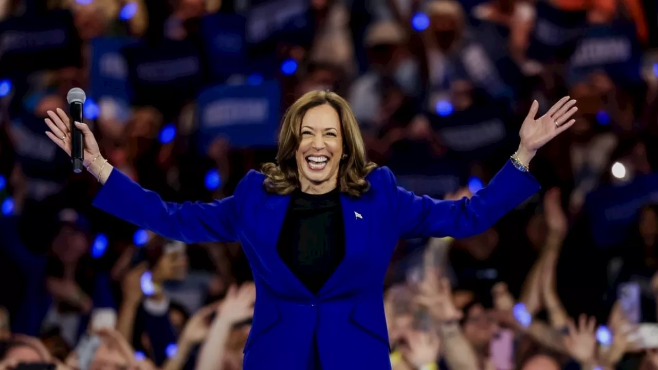 Kamala, con ventaja de 2.5 puntos sobre Trump a 30 días de la elección