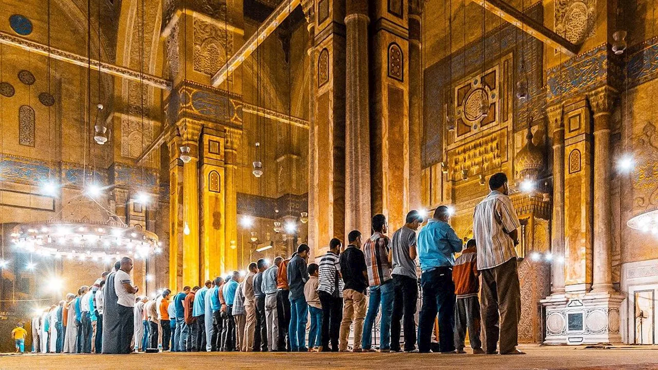 Bacaan Sholat Fardu 5 Waktu, Lengkap dari Niat hingga Salam