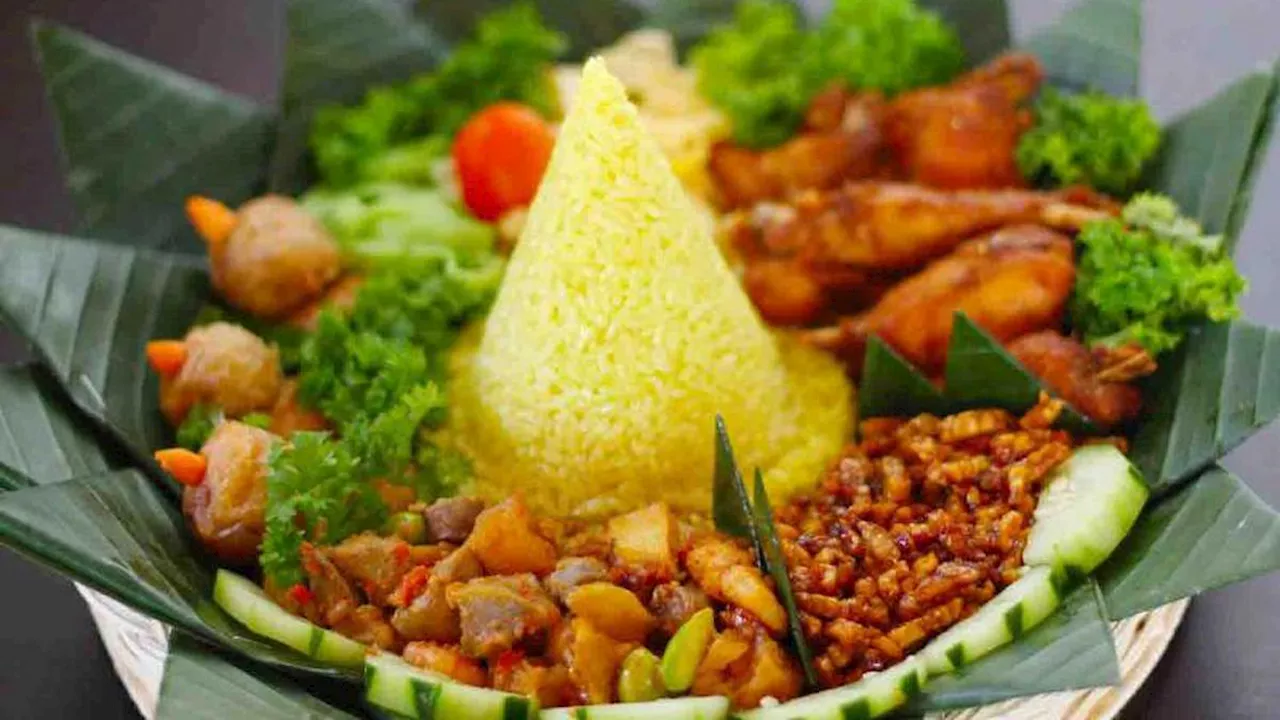 Resep Nasi Kuning yang Gurih Sedap, Lengkap dengan Cara Bikin Lauknya