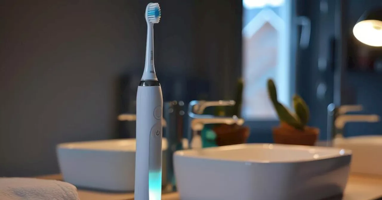 Amazon Sale: ये Electric Toothbrush 2 मिनट में दांतों की करेंगे स्मार्ट सफाई, सेंसिटिव दांतों का भी रखेंगे पूरा खयाल