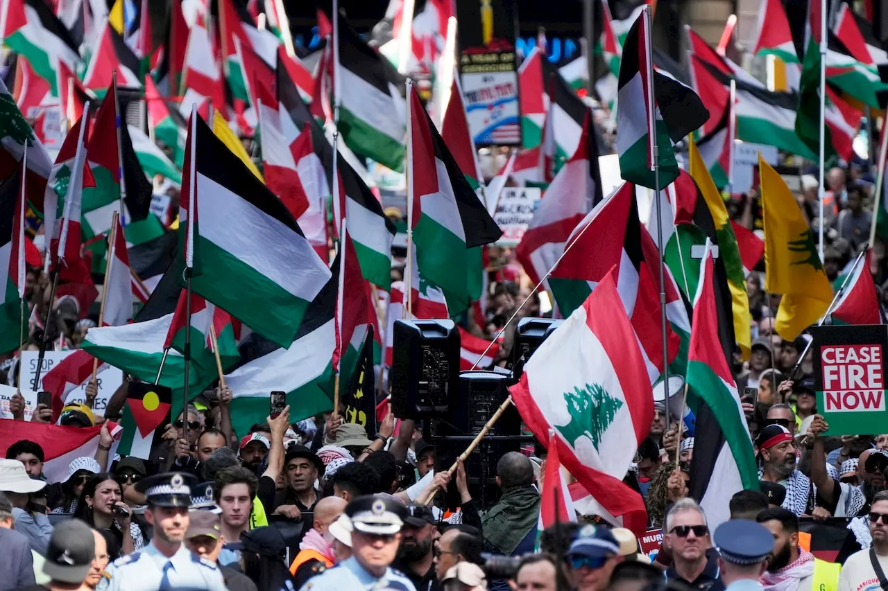 Pro-Palestinian, pro-Israeli crowds rally globally on eve of Oct. 7 anniversary