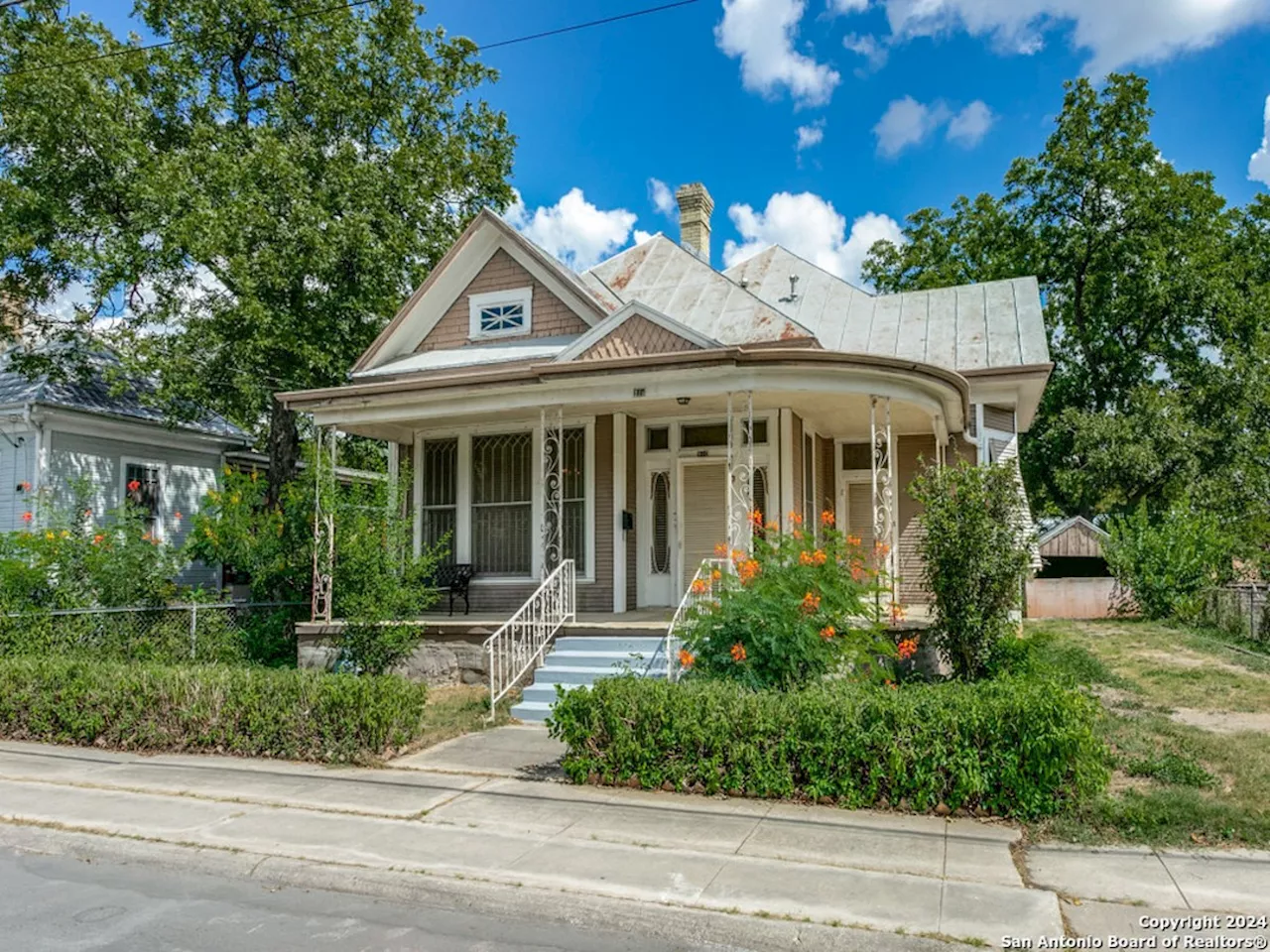 A historic fixer-upper a block from the San Antonio River is for sale