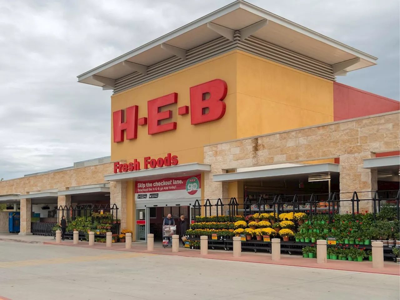 San Antonio-based H-E-B finally accepting Apple Pay, other tap-to-pay options