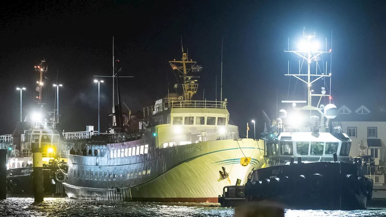 Nordsee-Fähre 'Funny Girl' erreicht Hafen nach Stromausfall