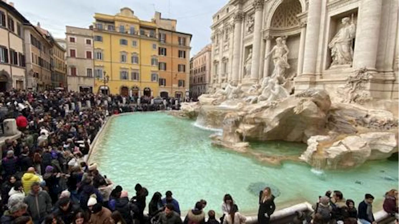 Numero chiuso per Fontana di Trevi durante il Giubileo, poi un ticket