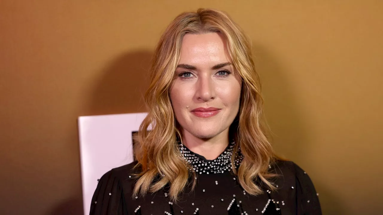 Kate Winslet ricorda l'importanza di farsi i complimenti tra donne: «E non significa implicare “Sei bellissima perché sei dimagrita”. Ci sono diversi modi di fare un complimento»