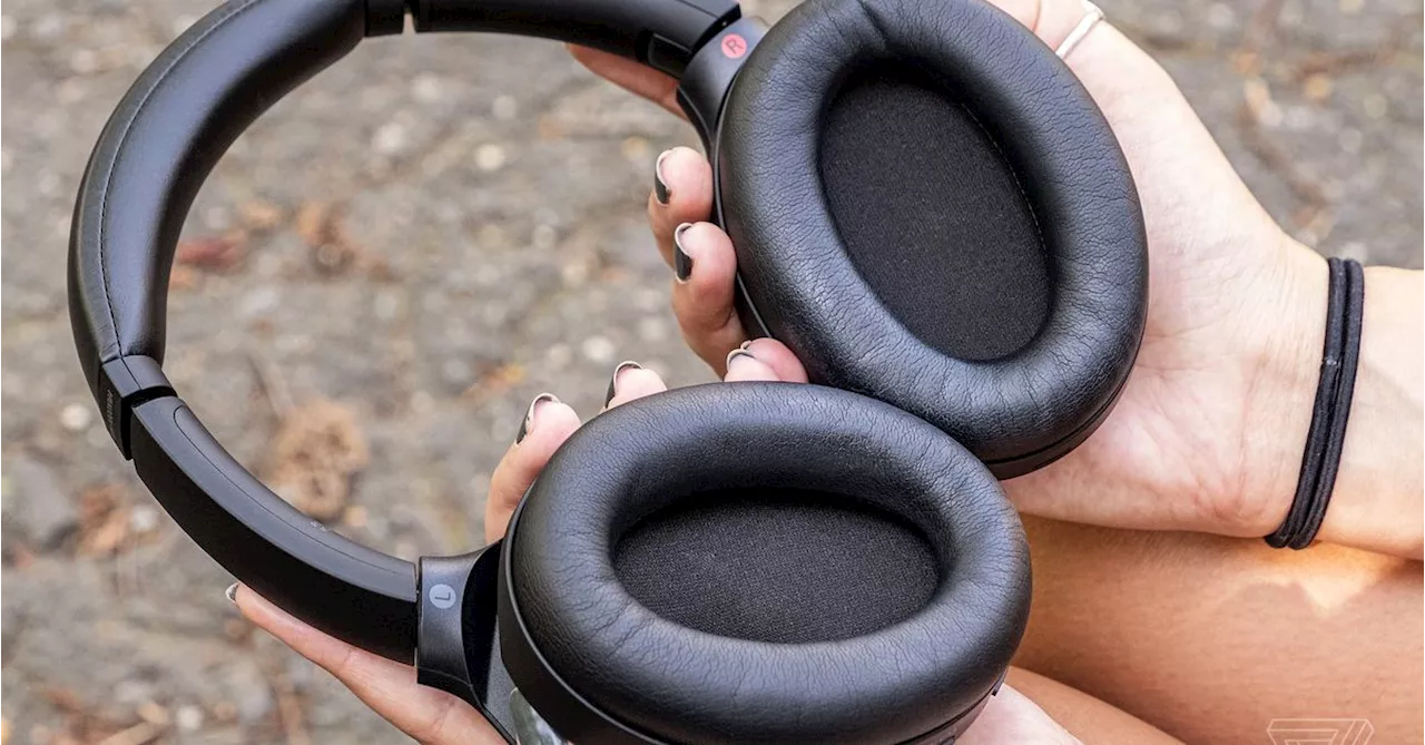 The last-gen Sony WH-1000XM4 headphones are now a staggering $220 off (Update: sold out)