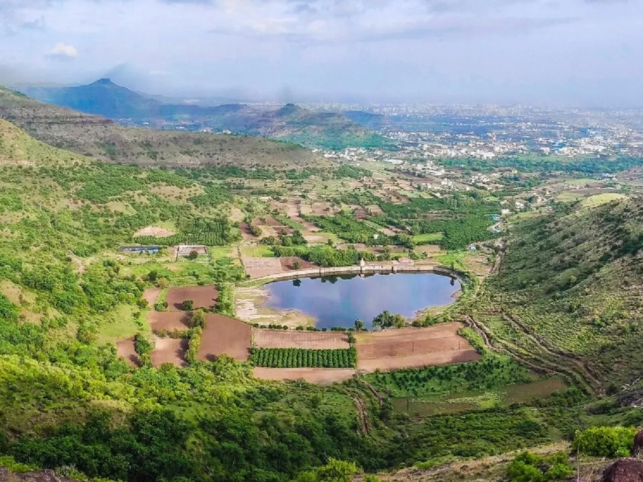 पुण्यातील 300 वर्ष जुना मस्तानी तलाव; इथूनच निघतो शनिवारवाड्यात जाणार रहस्यमयी भुयारी मार्ग