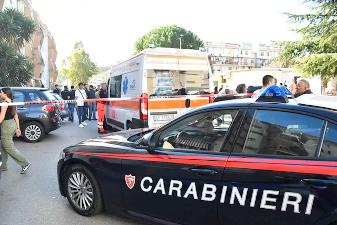 Su uno scooter rubato vede i carabinieri e scappa, diciassettenne si schianta e muore a Roma