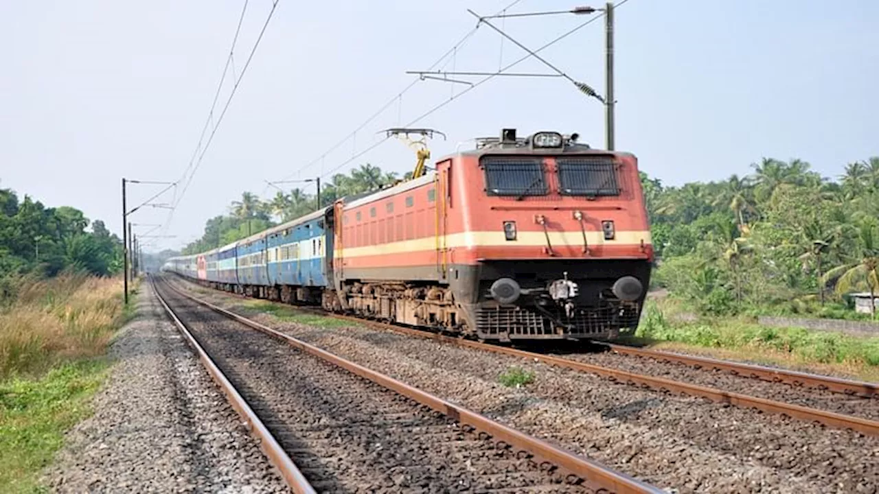 Indian Railways: दुर्गा पूजा, दिवाली और छठ के दौरान 6556 फेरे लगाएंगी विशेष ट्रेनें, पूर्वांचल के लिए सर्वाधिक