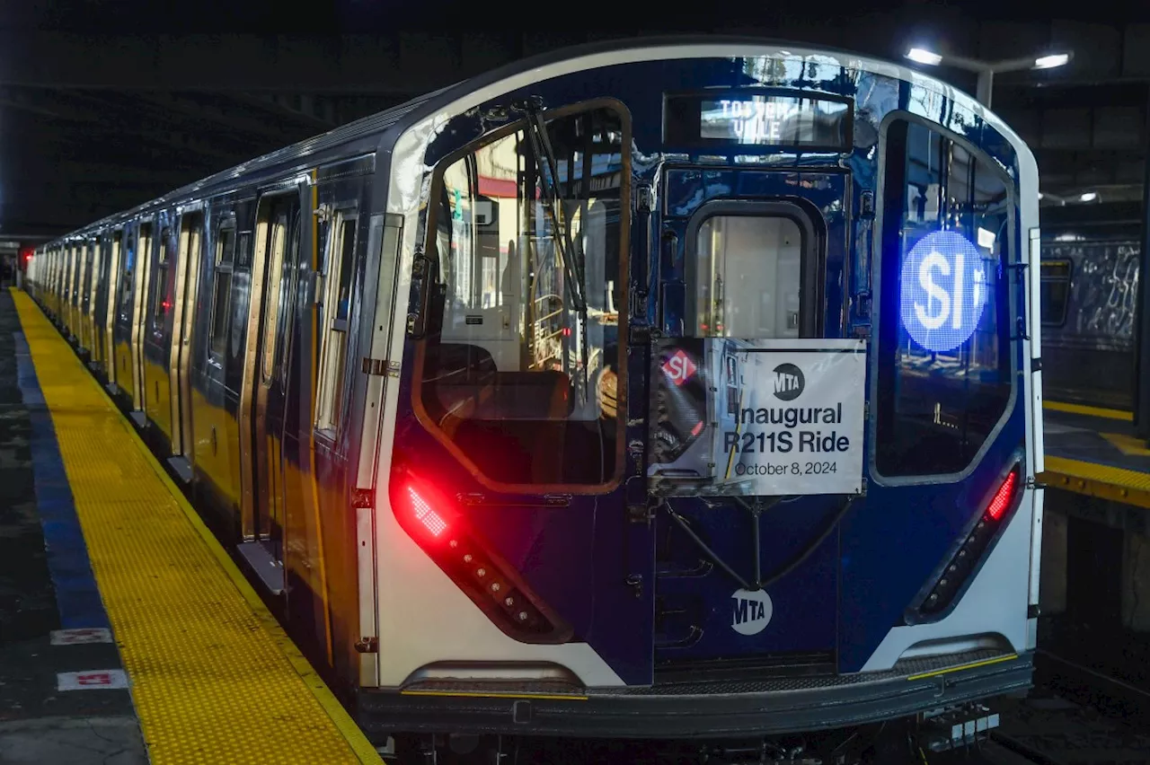 New R211 subway cars roll into service on Staten Island Railway