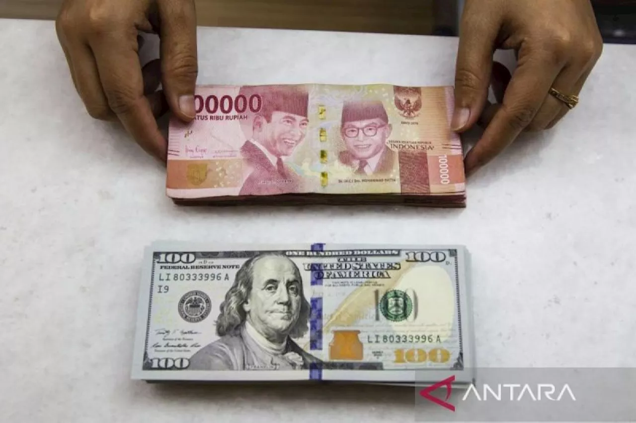 Rupiah menguat saat pasar tunggu rilis indeks kepercayaan konsumen RI