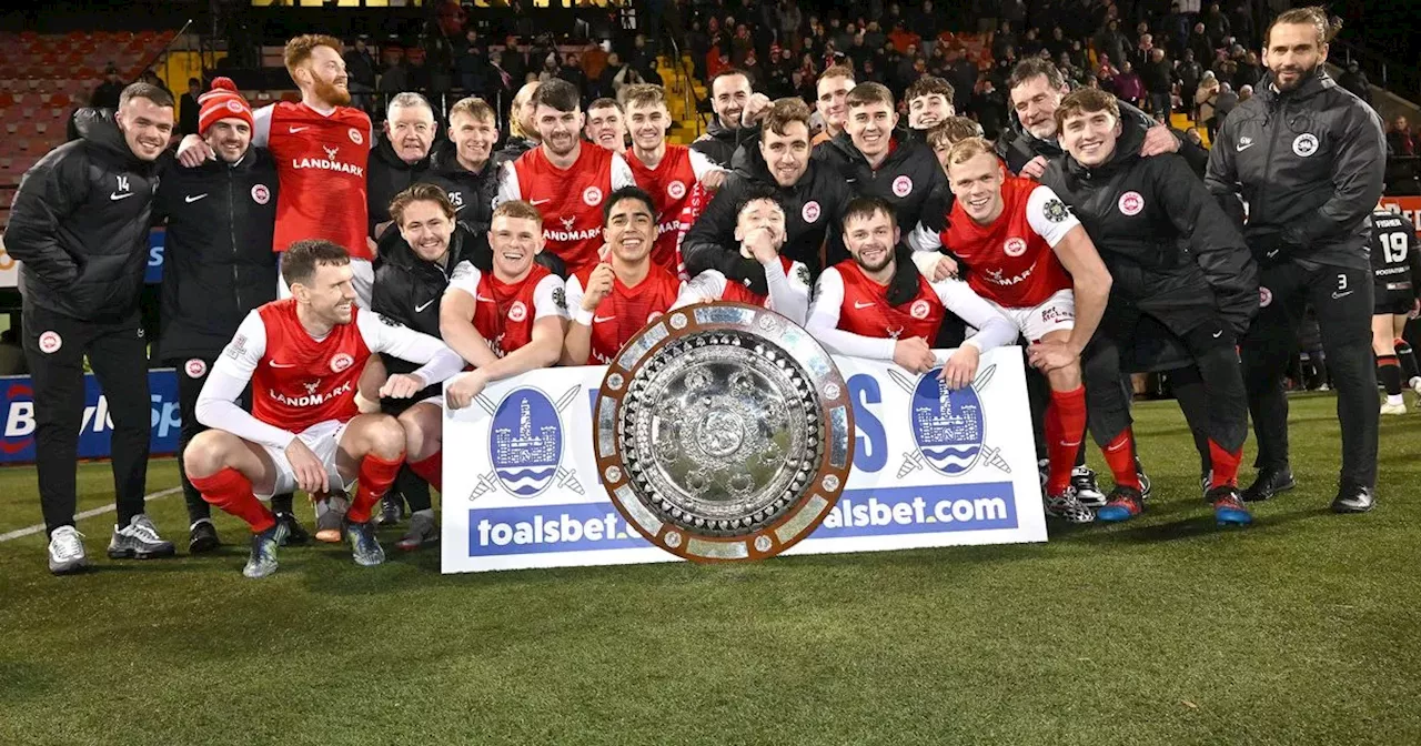 County Antrim Shield LIVE: Crusaders in front against Linfield at Seaview