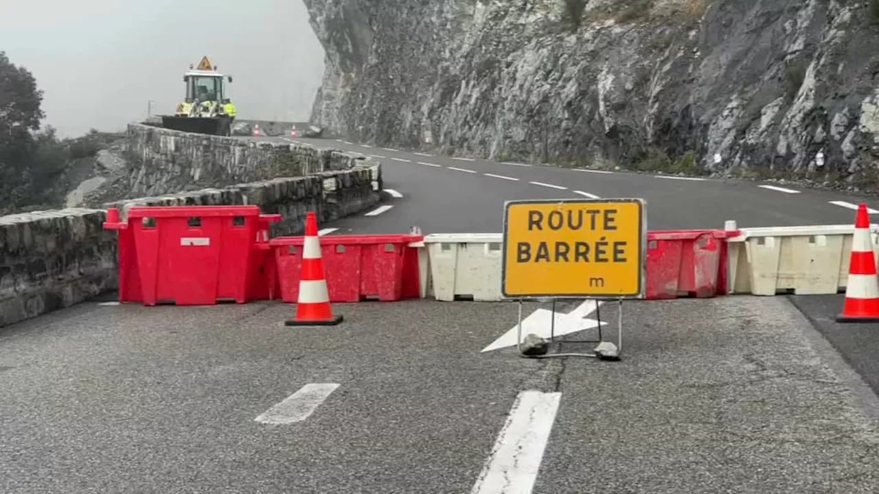 Intempéries dans les Alpes-Maritimes: une route coupée après un éboulement à Saint-Sauveur-sur-Tinée