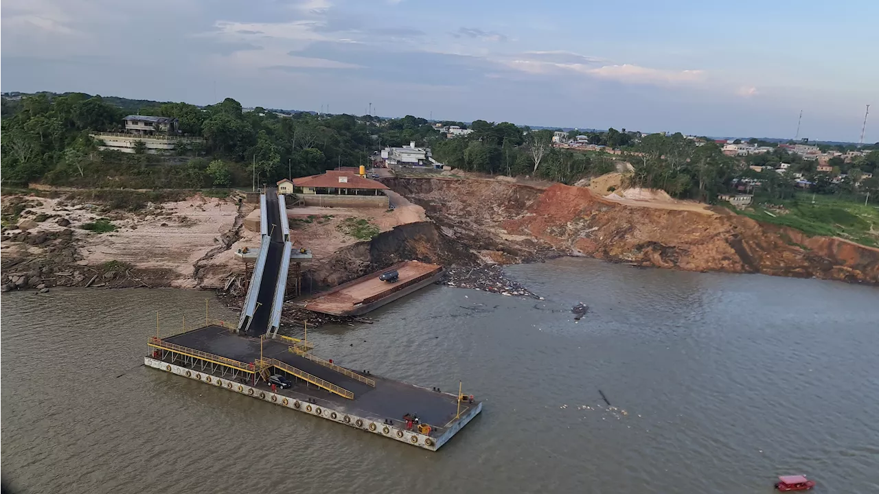 Deslizamento no Rio Solimões soterrou casas flutuantes e barcos; veja imagens