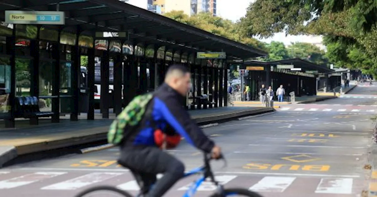 PARO DE TRANSPORTES CONFIRMADO: qué día no habrá colectivos, trenes ni aviones EN TODA LA ARGENTINA