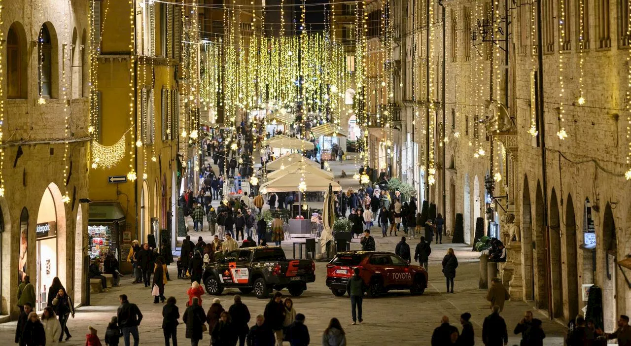 Perugia, per il Natale in centro ruota panoramica in piazza della Repubblica