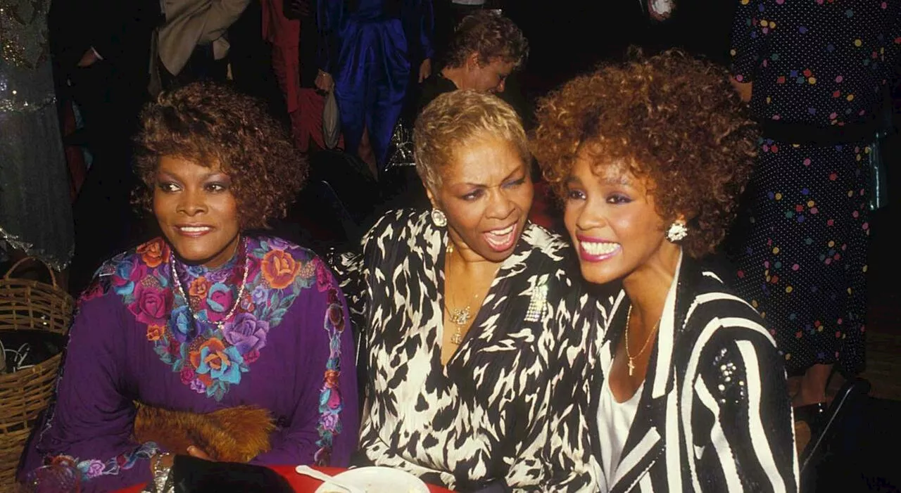 Whitney Houston, morta la madre Cissy: la leggendaria cantante gospel aveva 91 anni