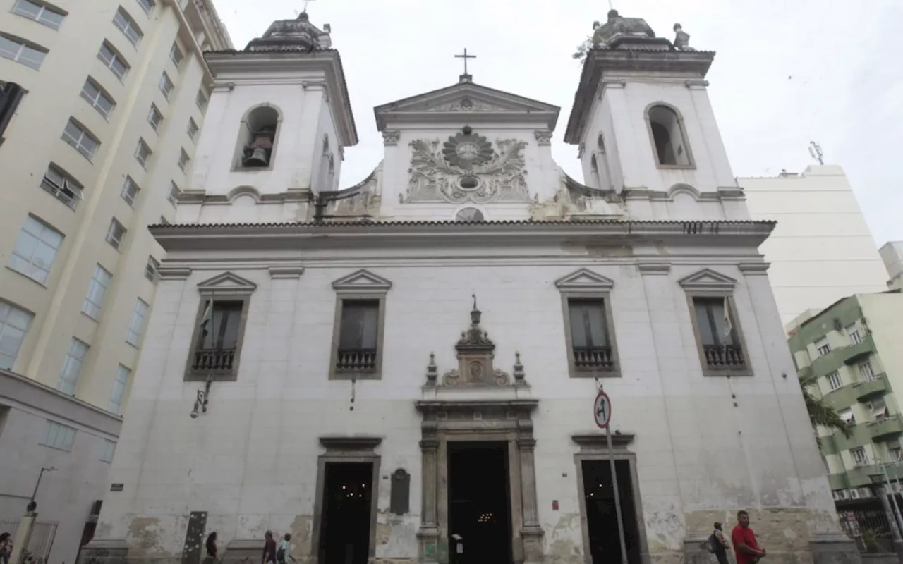 Criminosos roubam relíquia de São Benedito em igreja no Centro do Rio