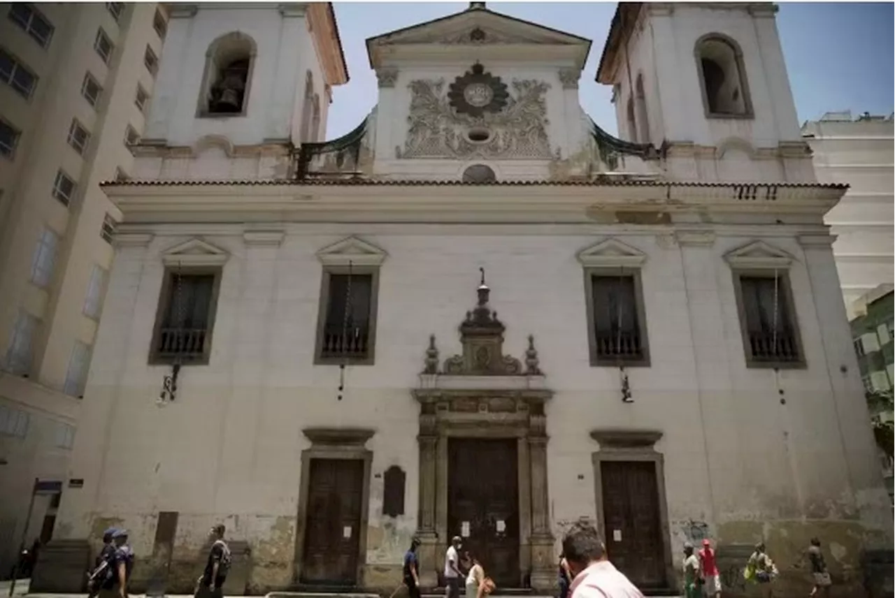 Relicário e até fragmento do osso de São Benedito são roubados de igreja no Centro; polícia investiga