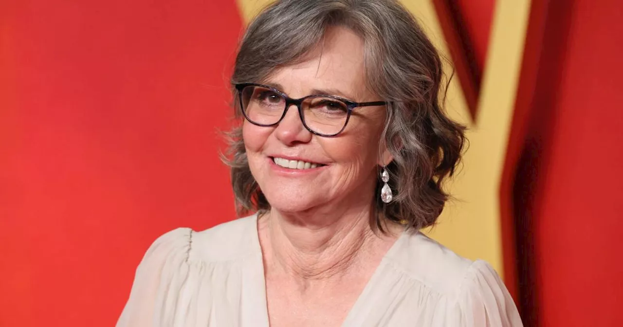 Sally Field spricht über heimliche Abtreibung im Alter von 17 Jahren