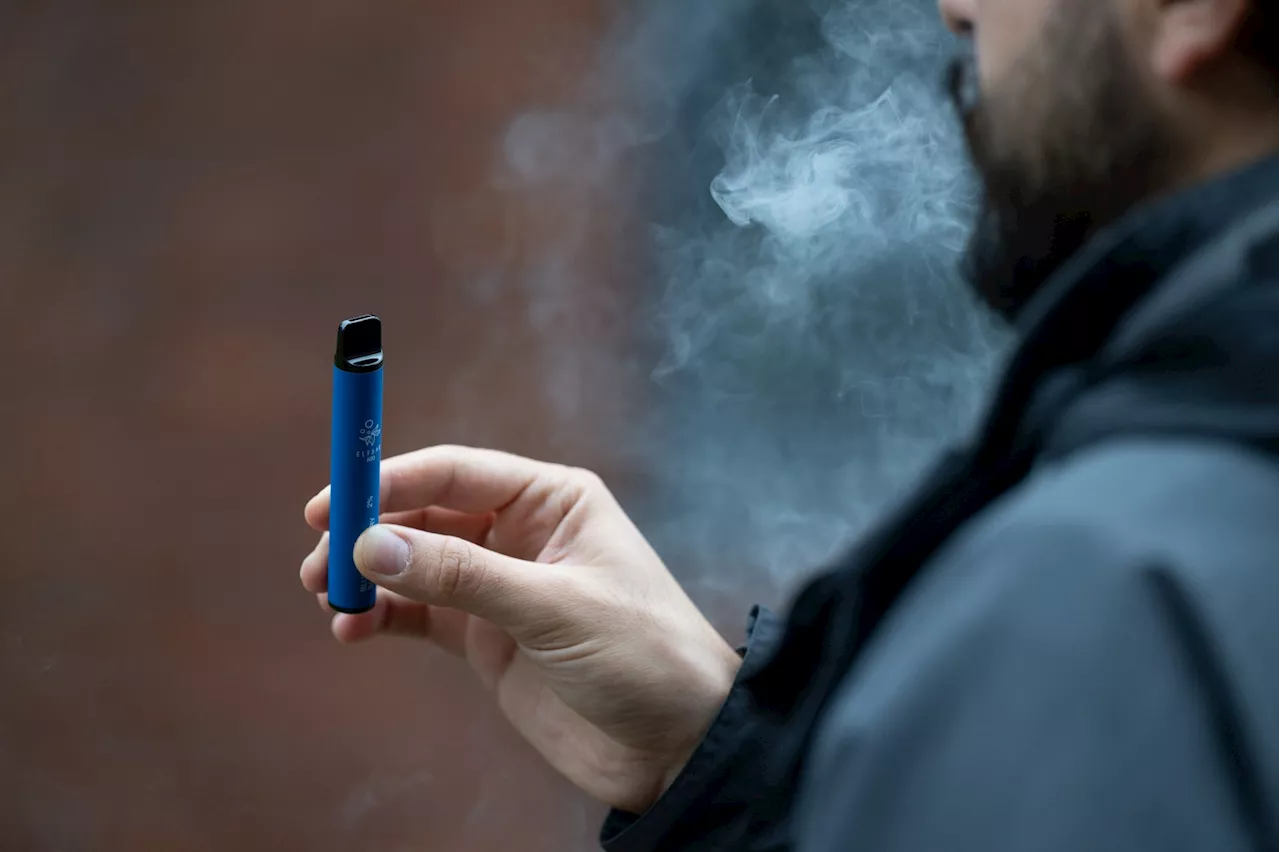 1 million adult vapers in England have never regularly smoked