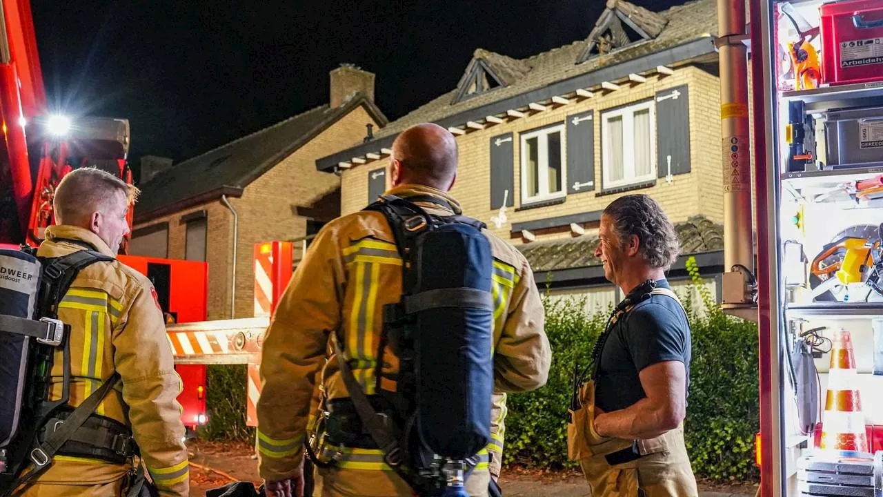 112-nieuws: zolder van huis staat in brand • vrouw valt in water