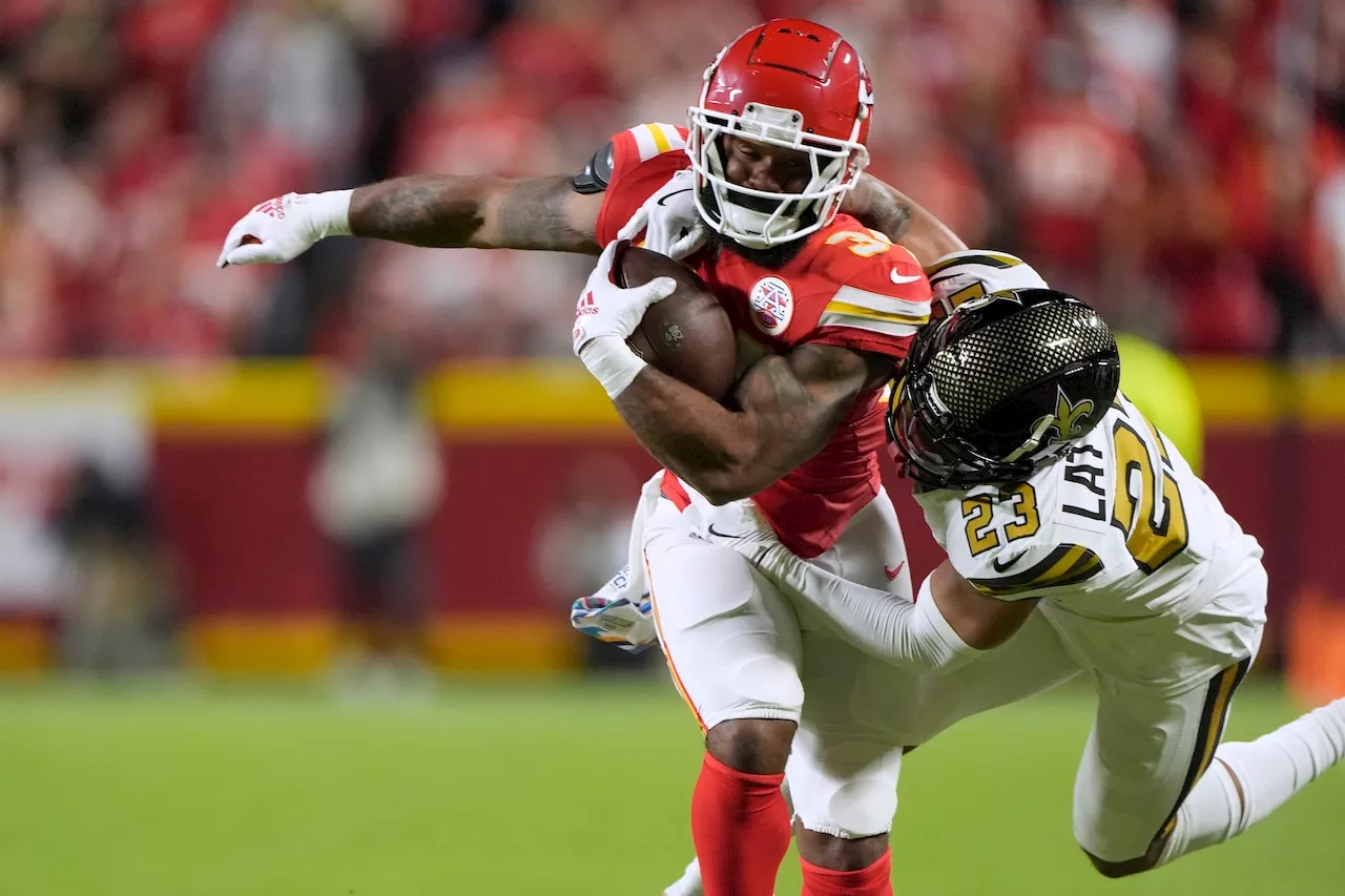 Patrick Mahomes throws for 331 yards, Derek Carr hurt as Chiefs beat Saints