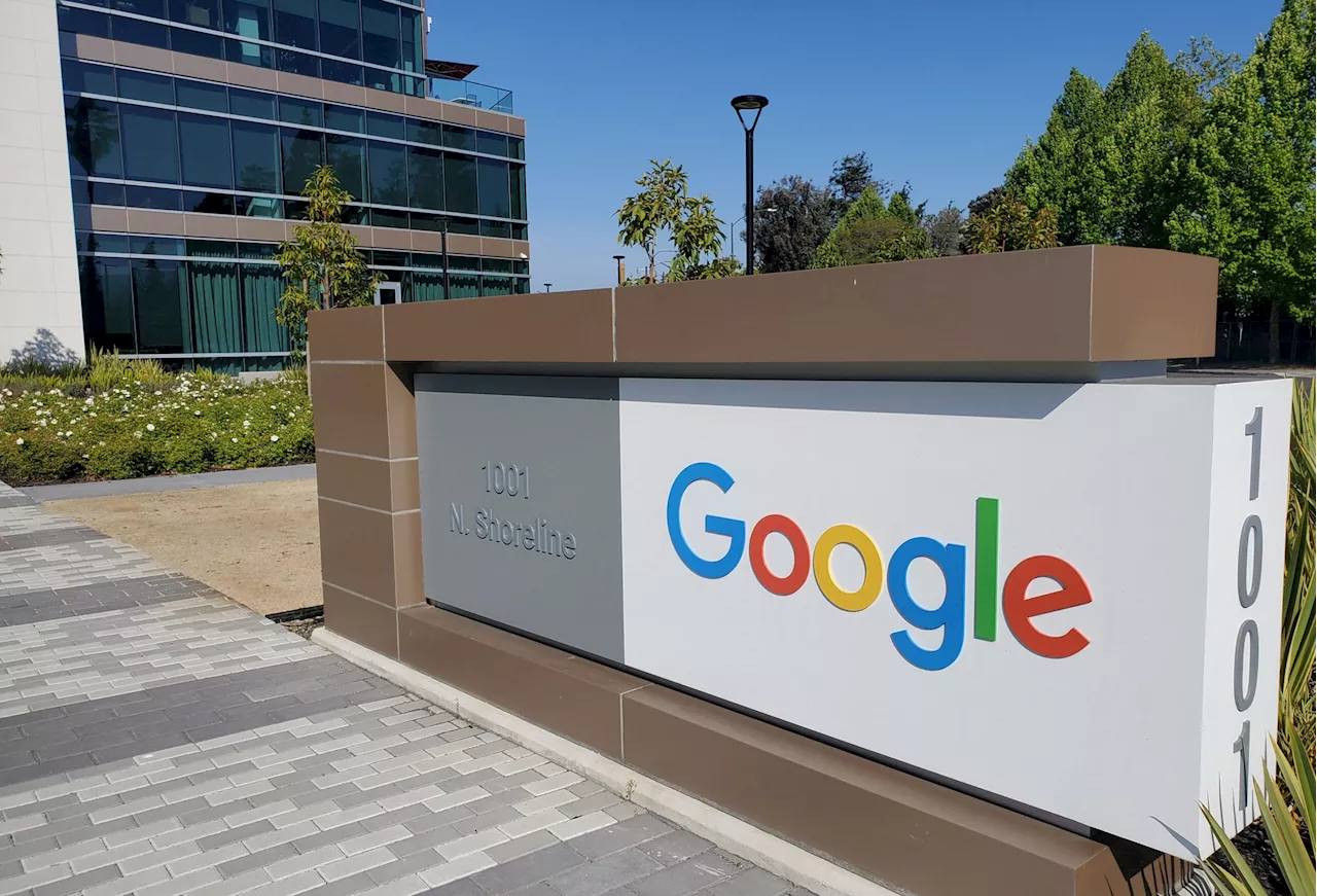US judge orders Google to open up app store to competition
