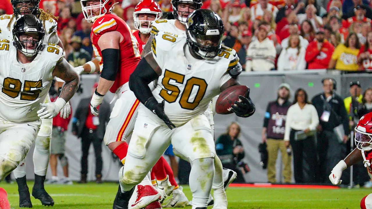 Khalen Saunders intercepts Patrick Mahomes; brother is Taylor Swift backup dancer
