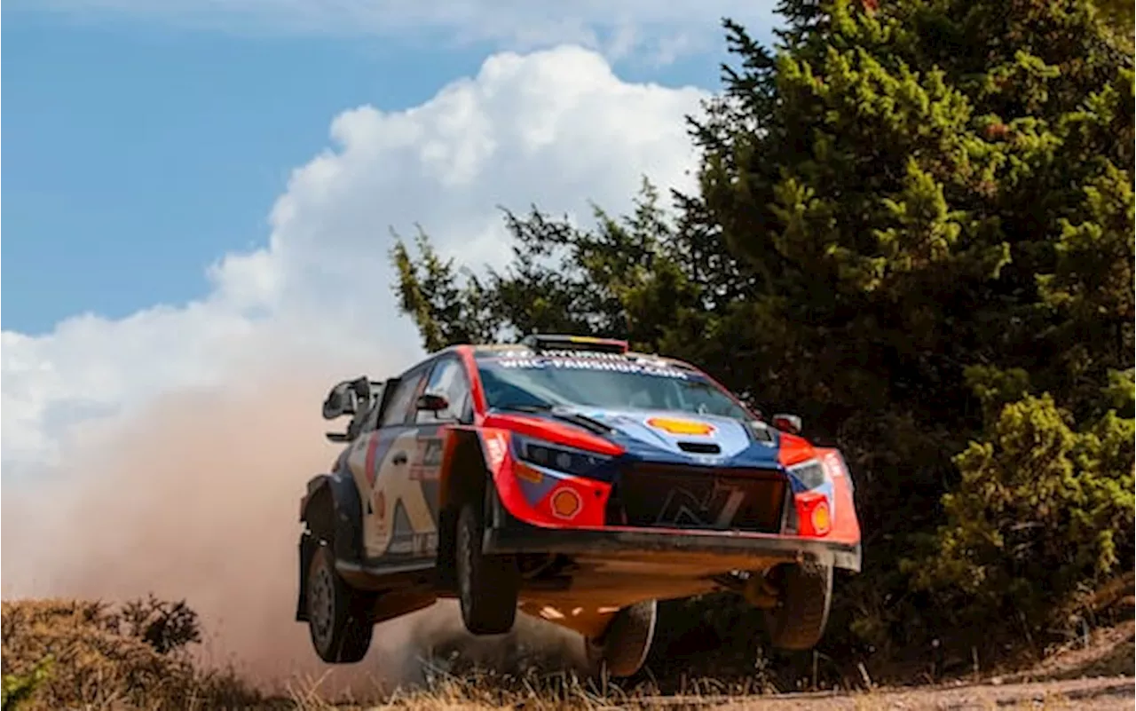 Rally di Grecia, Neuville vince e allunga nel Mondiale