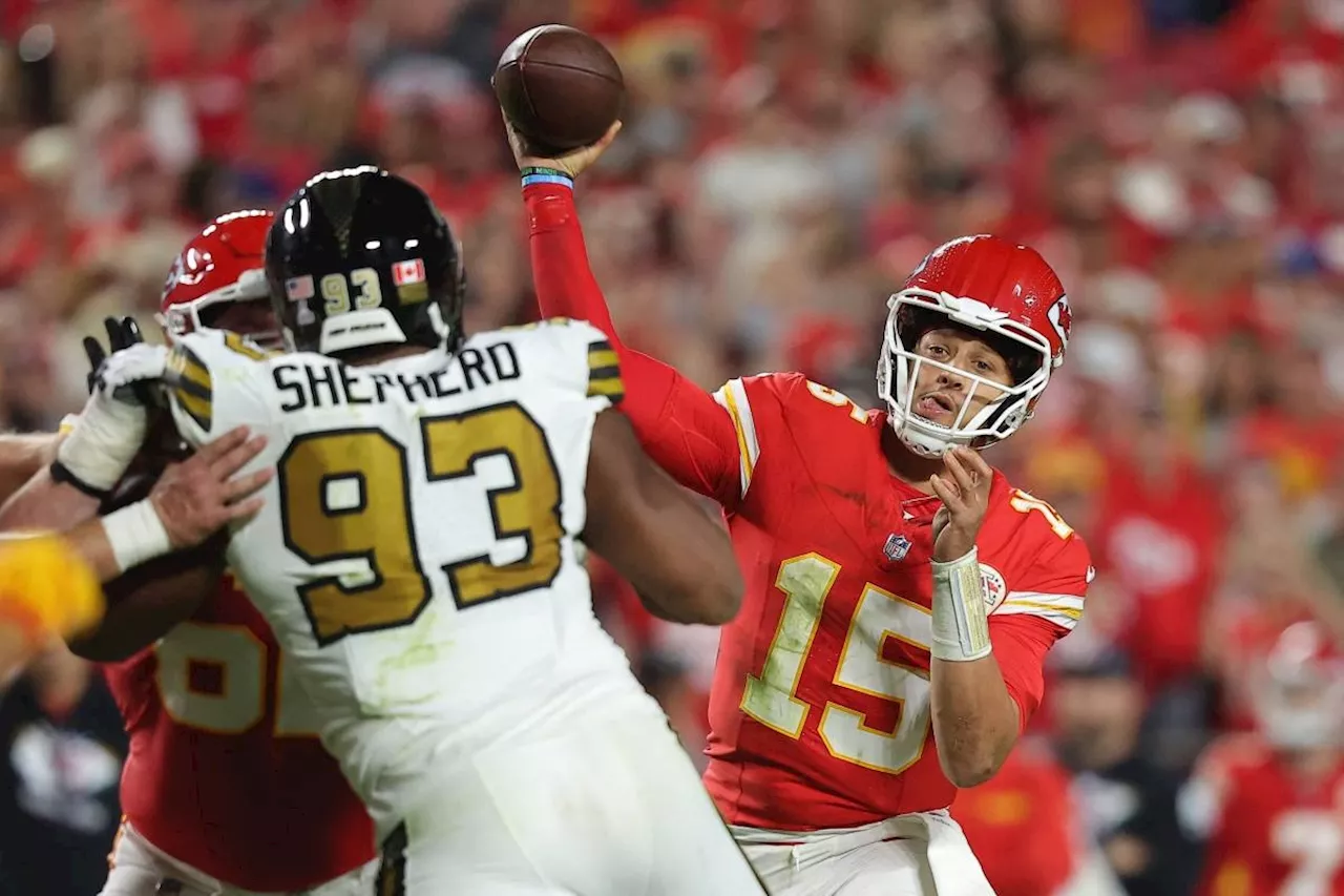 Chiefs battle past Saints to stay unbeaten