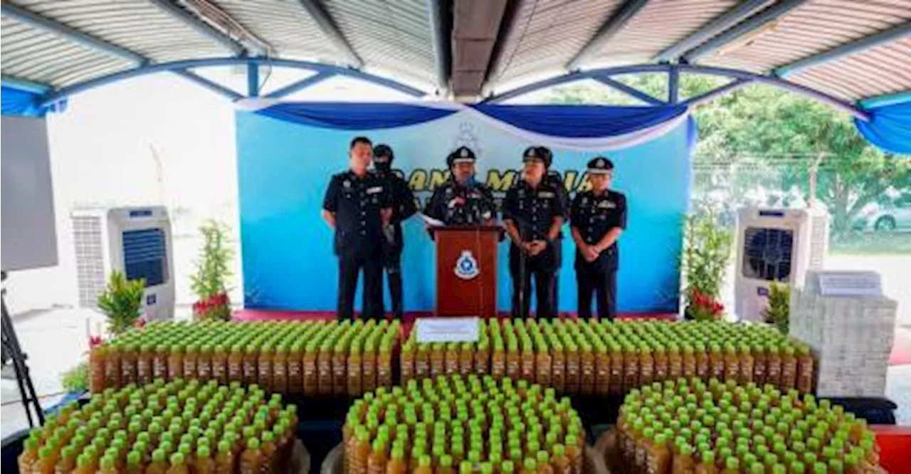 Police bust ketum distribution gang in Sungai Buloh, four arrested