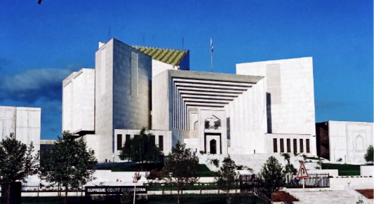 SC seeks opinion from govt, WAPDA on keeping dam funds in private banks