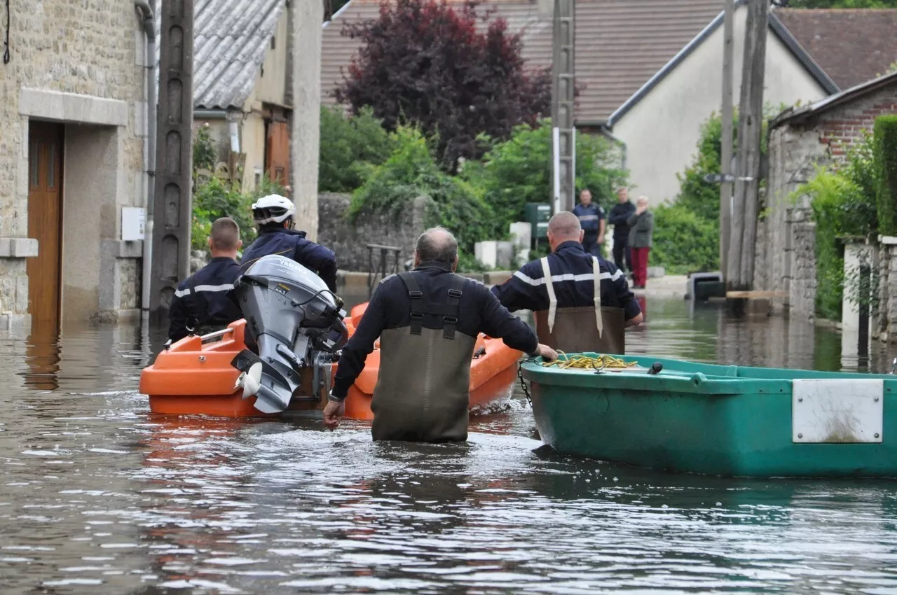 Tempête Kirk : la vigilance rouge 'crues' déclenchée par Météo France, voici ce qu'elle implique