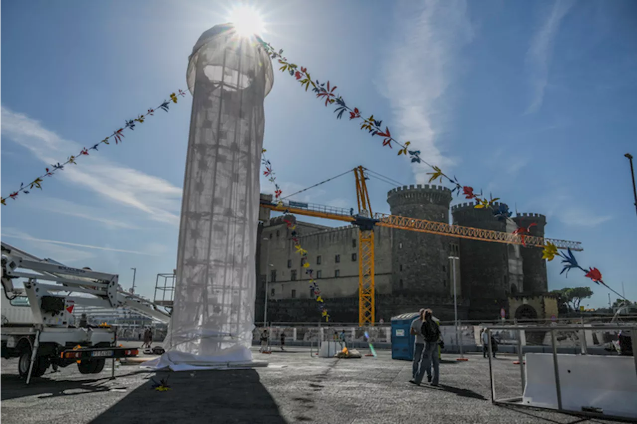 Giant 'phallic' installation causes stir in Naples