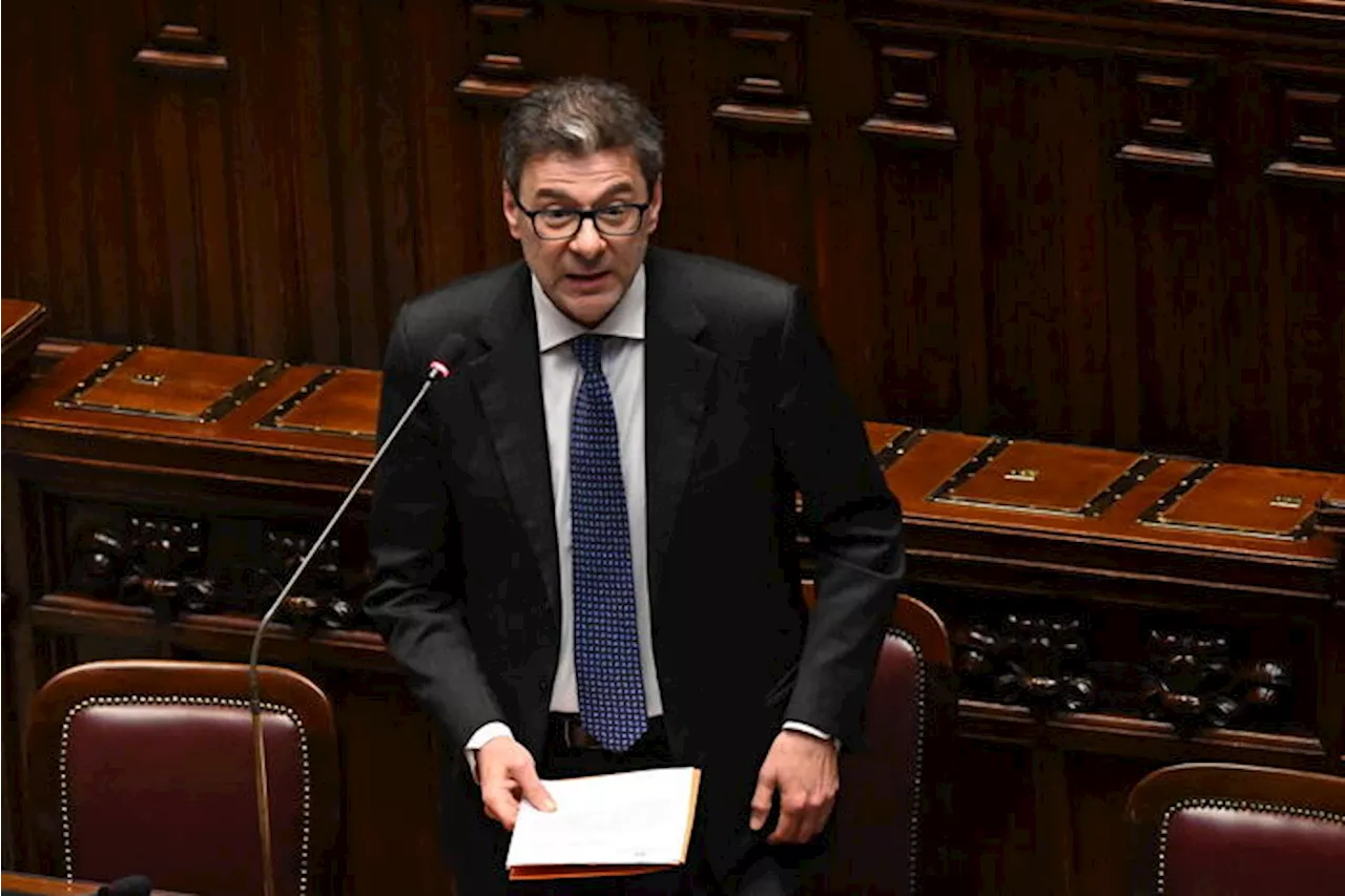 Giorgetti: 'Voglio costruire credibilità, spread giù di 100 punti'