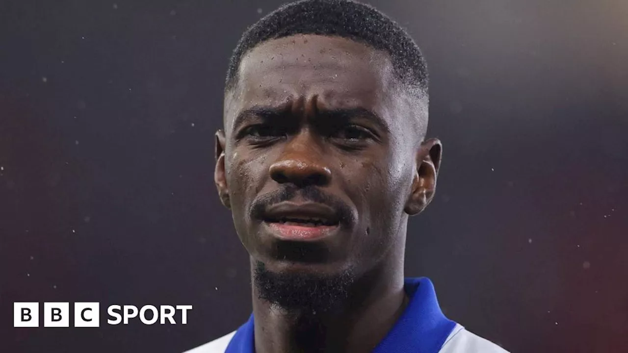 Axel Tuanzebe: Ipswich Town defender sustains freak hand injury while washing up