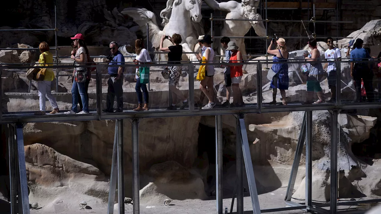 'Adieu la dolce vita': la fontaine de Trevi à Rome en cours de rénovation