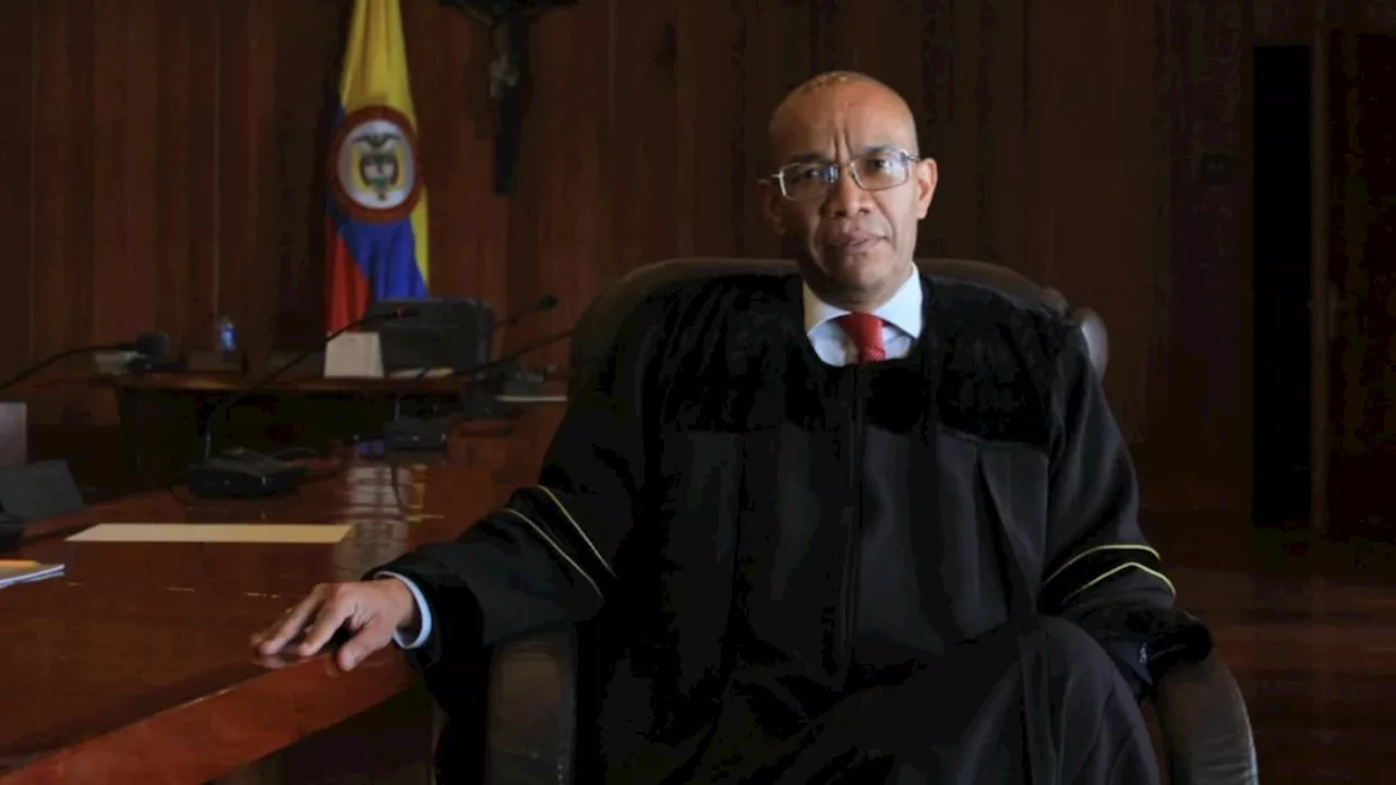 Presidente de la Corte Suprema rompe silencio tras comentarios de Petro