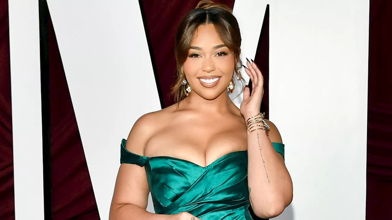 Jordyn Woods' ring riddle as she removes huge diamond at Glamour Awards after sparking engagement...