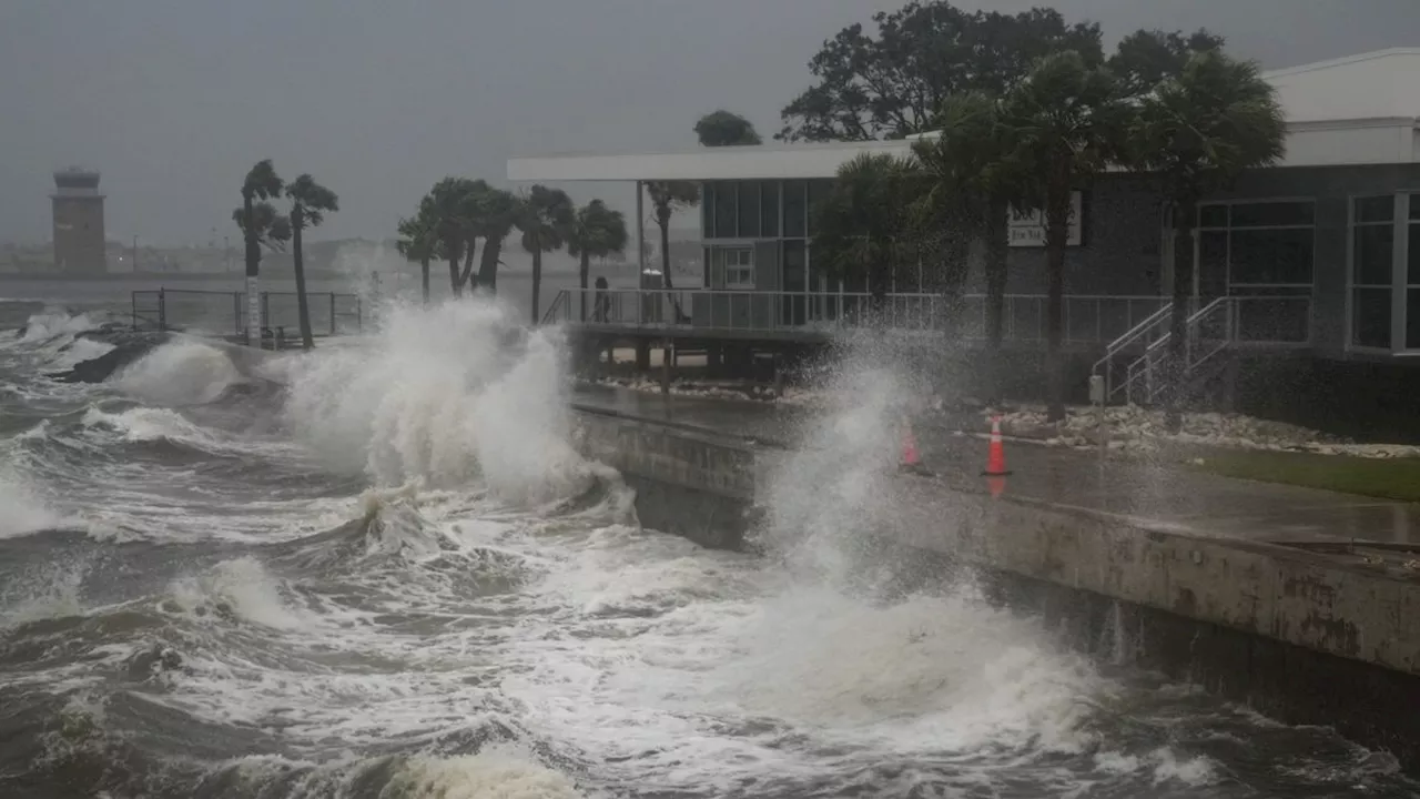 Tornados verwüsten Florida, Biden kritisiert Trumps Desinformation