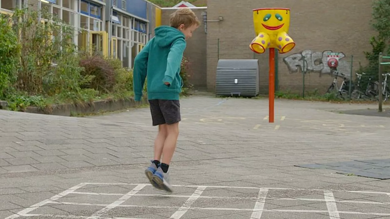 Op de sportiefste basisschool lukt het wél om kinderen genoeg te laten bewegen: 'Springend de tafel van 3 leren'