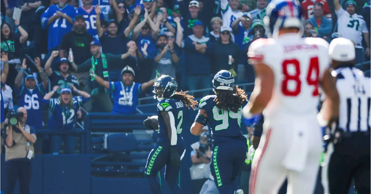 Seahawks' Rayshawn Jenkins returns fumble 102 yards for record touchdown