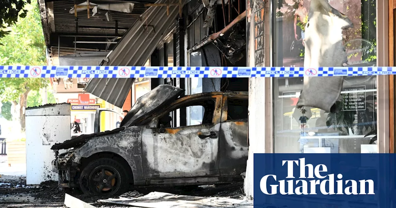 Firebombings of Victorian tobacco shops surpass 100 as police detail meeting that sparked war