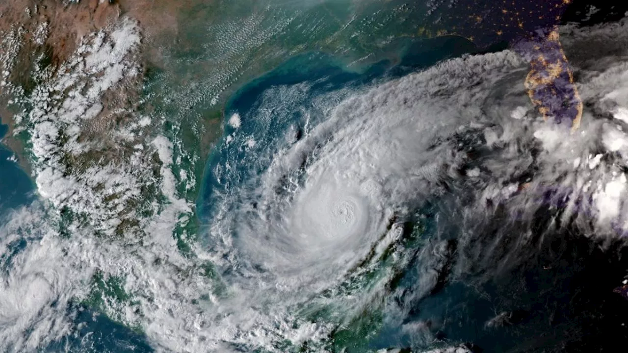 Clima huracán Milton: captan poderosas imágenes previo a su impacto en tierra en Florida