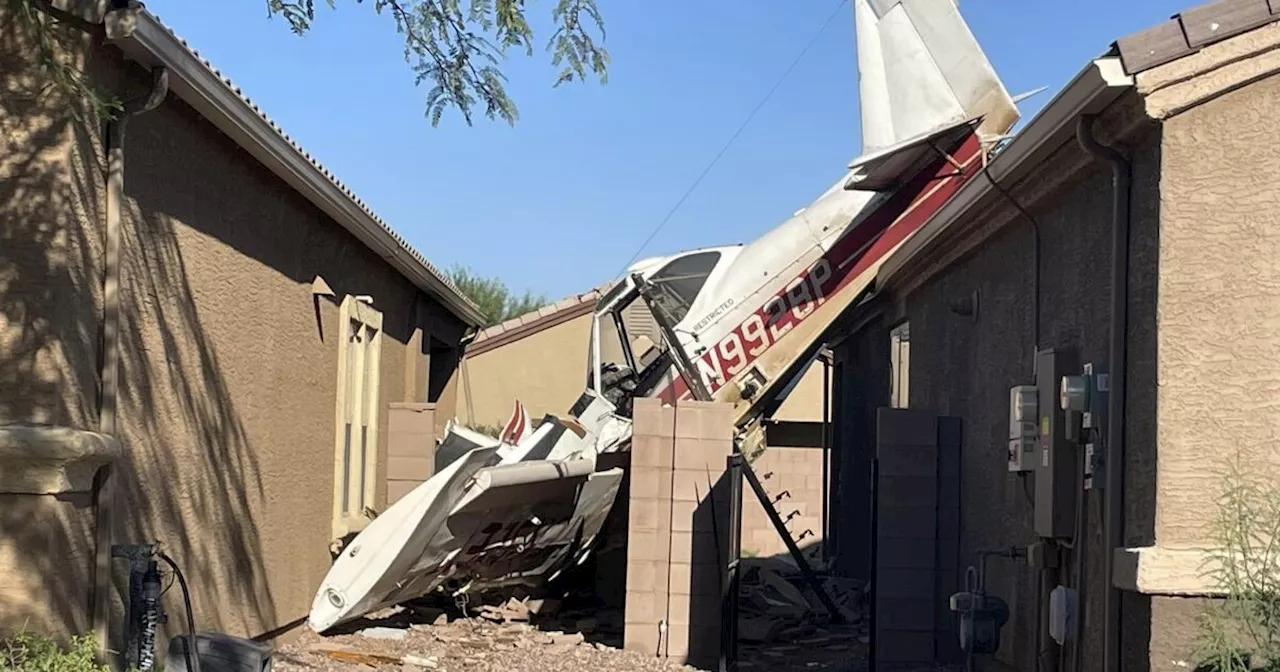 Small plane crashes in Marana neighborhood