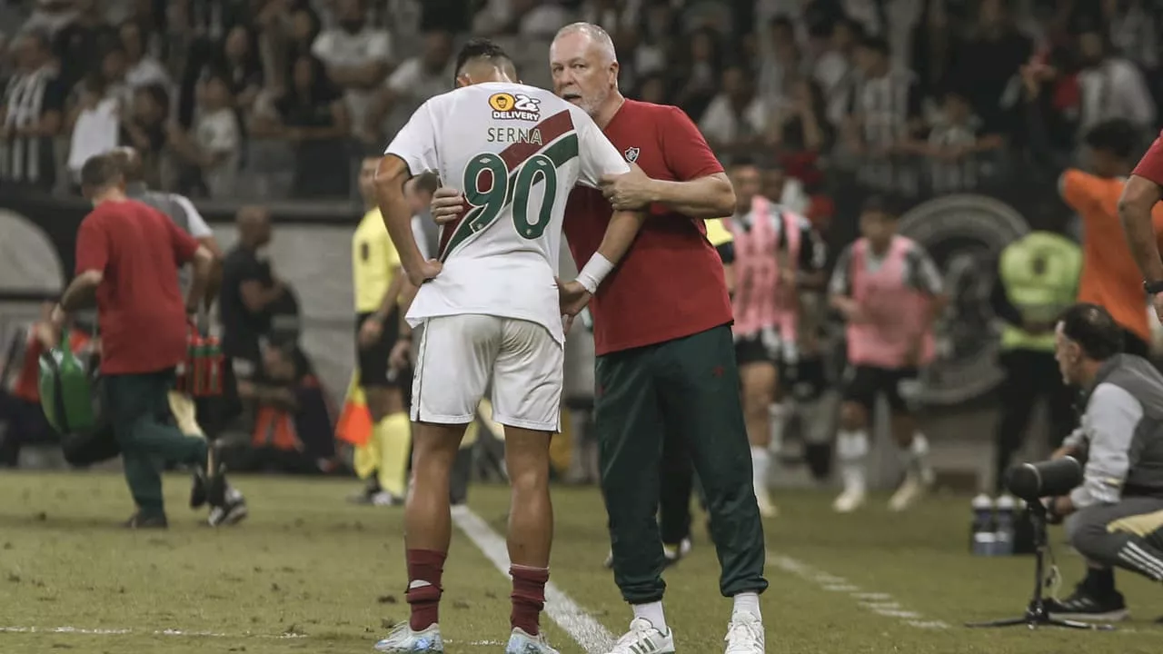 Atacante do Fluminense sofre lesão muscular e vira dúvida para clássico