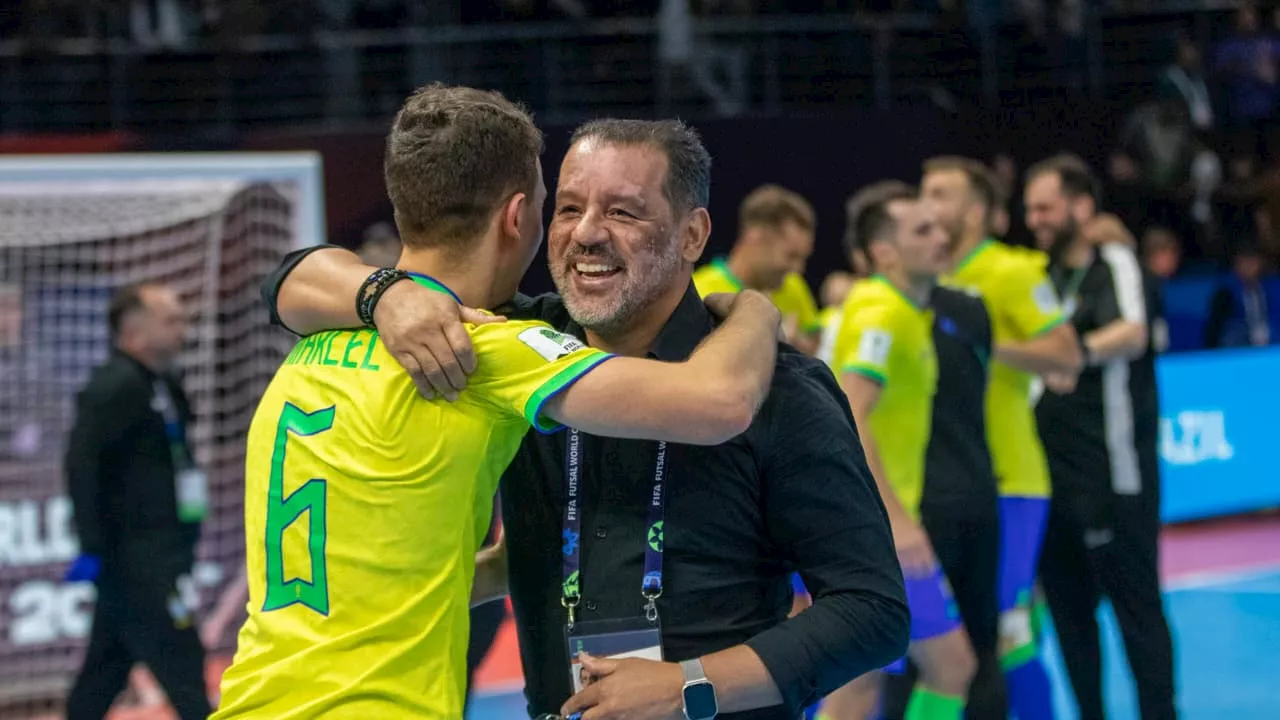 Técnico da Seleção relembra críticas no caminho até o título mundial de futsal